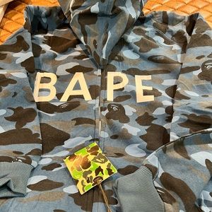 Bape Hoodie (broken zipper)